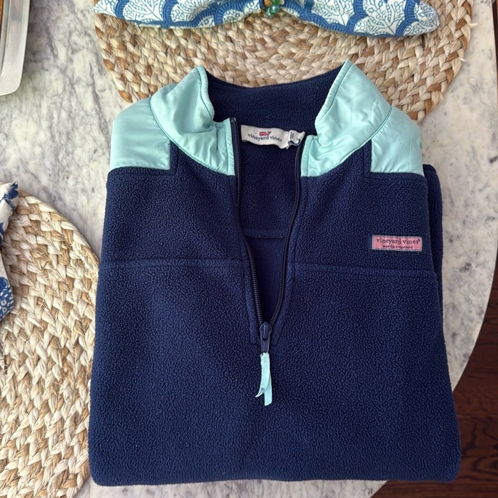 Vineyard Vines size Large quarter zip